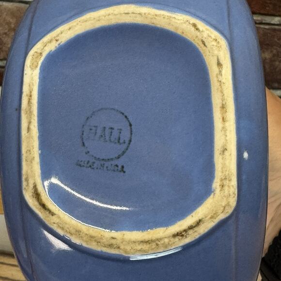 Vintage Hall's Light Delphinium Blue Donut Pitcher Jug w Ice Lip 1940s Art Deco - Picture 7 of 7